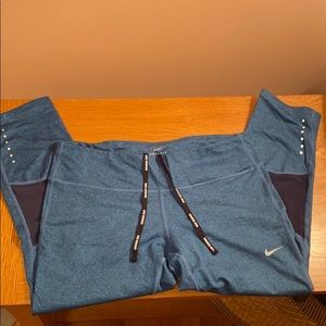 Nike Dri-Fit cropped leggings